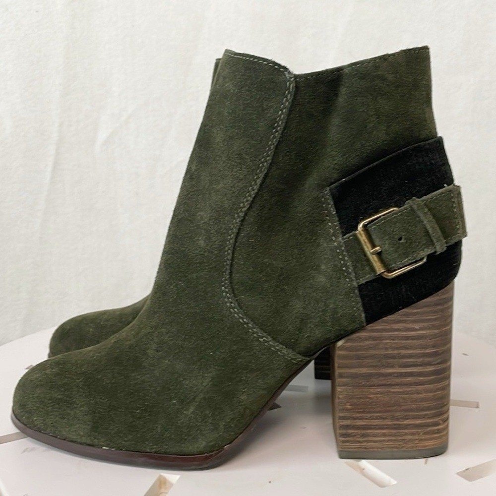 Sbicca Olive Green Genuine Suede Ankle Boots 4 in Block Heel Buckle Detail Sz 10